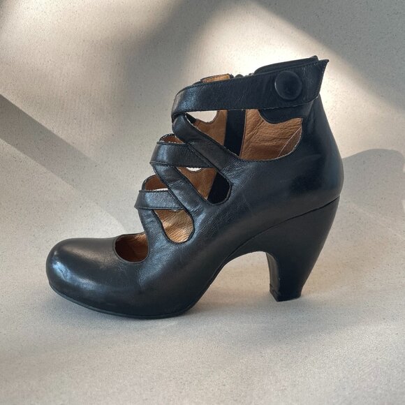 Miz Mooz Tillman Pumps / Black Witchy Style Heels with zipper closure Size 6 US - Picture 1 of 8